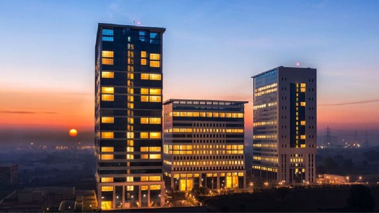 Dlf Corporate Green Sector 74 A 