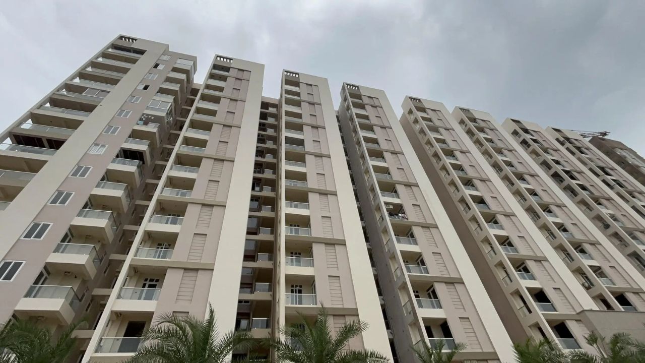 Vardhman Kings Court Gandhi Path 