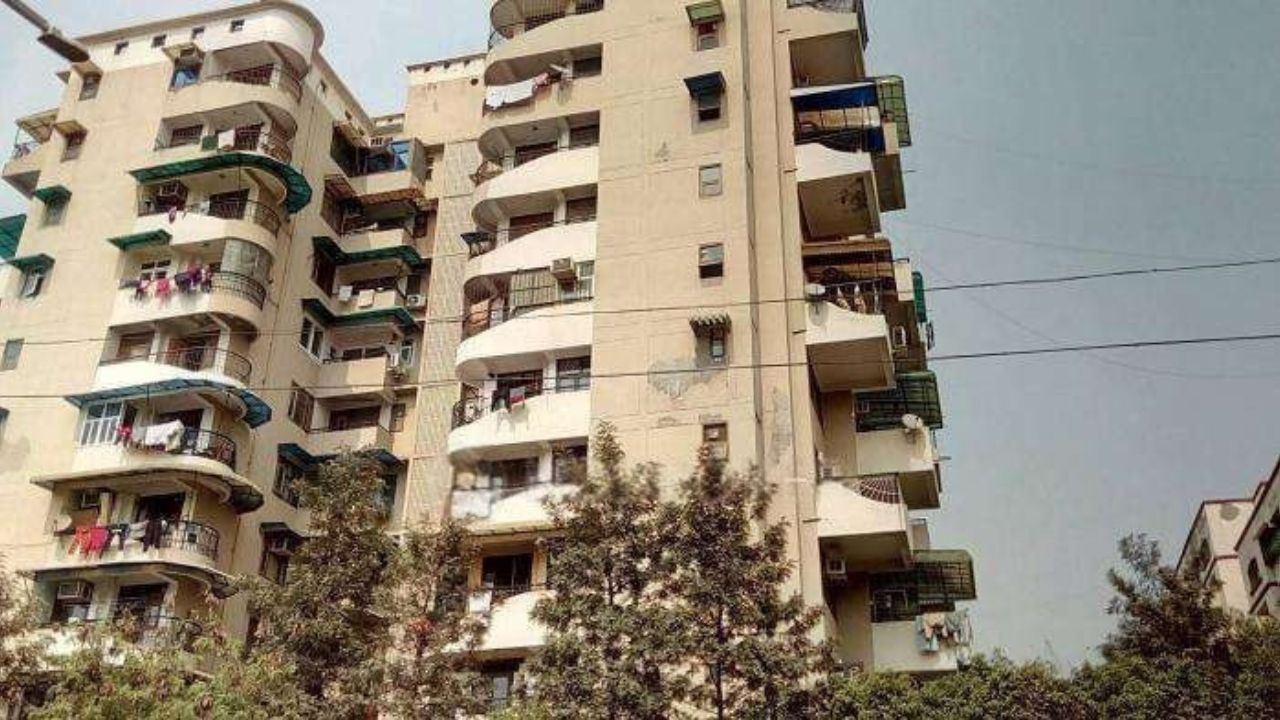 Golf View Apartments  