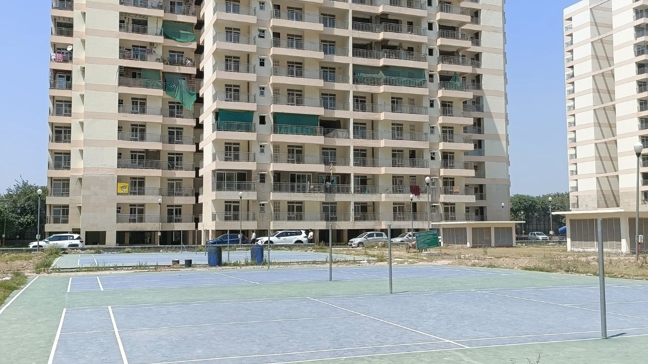 Golf View Apartments  