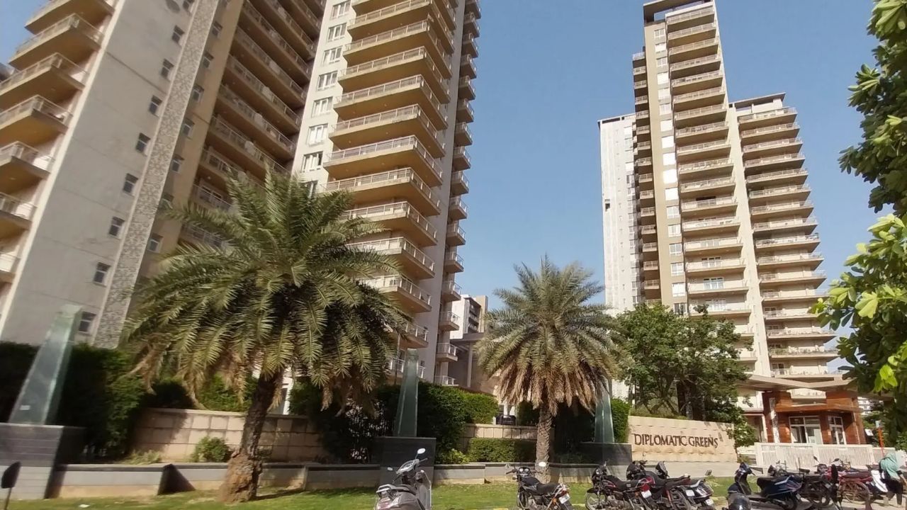 Puri Diplomatic Green