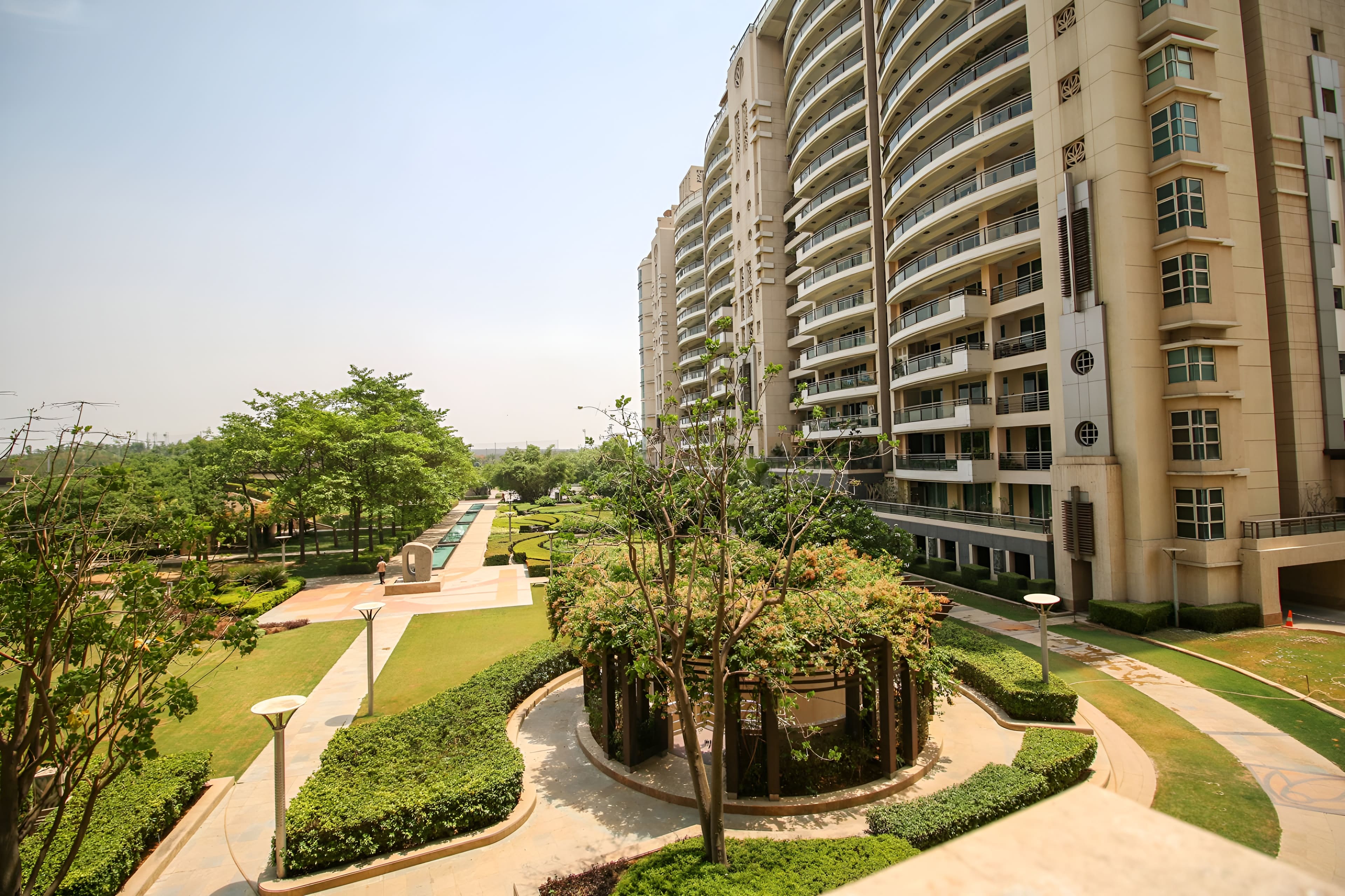 DLF Aralias Sector 42