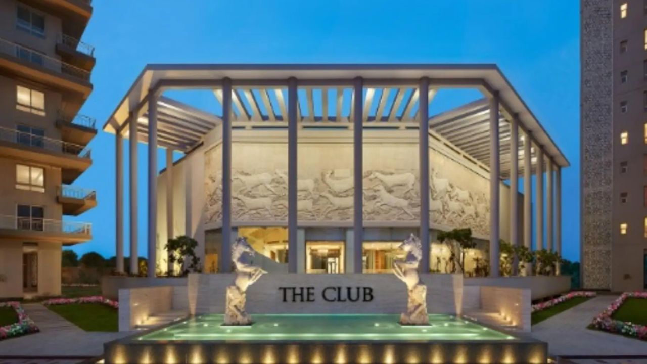 Puri Diplomatic Greens Sector 111