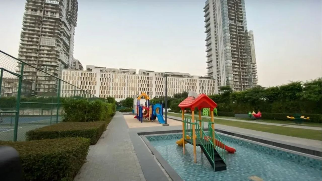 Polo Suites Sector 65